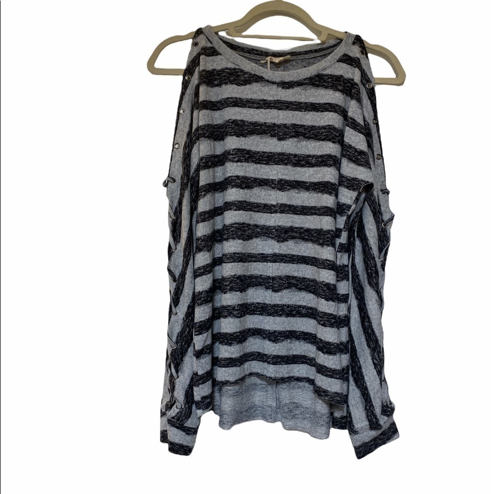 Hem & Thread blouse long sleeve high/low cold shoulder w/ties down arm Sz M NWT